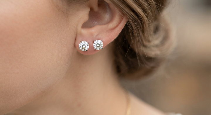 What Carat Diamond Is Best for Stud Earrings? The Ultimate 2026 Guide