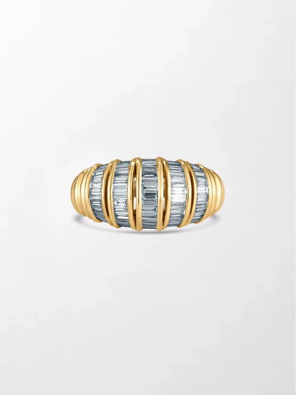 Two-Tone Gold Diamond Ring with Baguette-Cut Diamond Band – Elegant Statement Jewelry