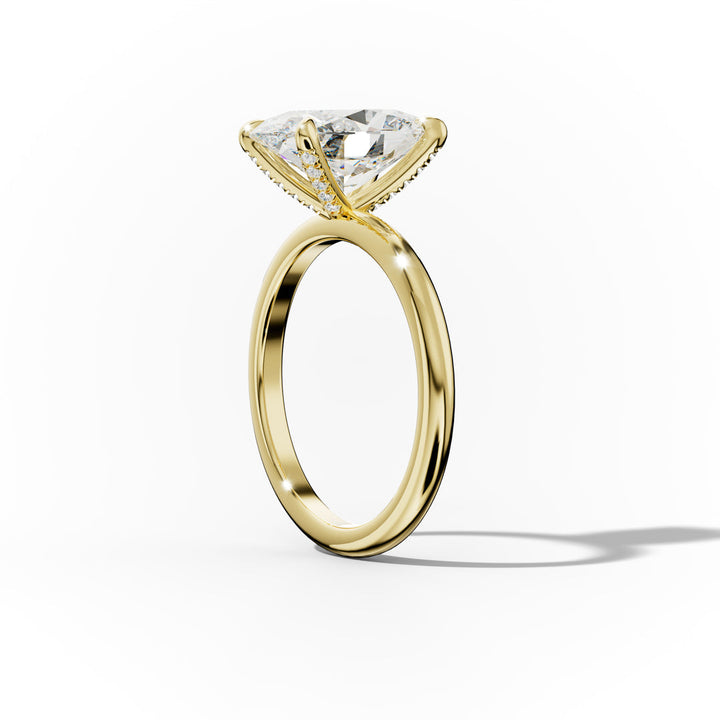 Elegant Oval Cut Diamond Engagement Ring in 14K Gold – Classic Solitaire Bridal Ring
