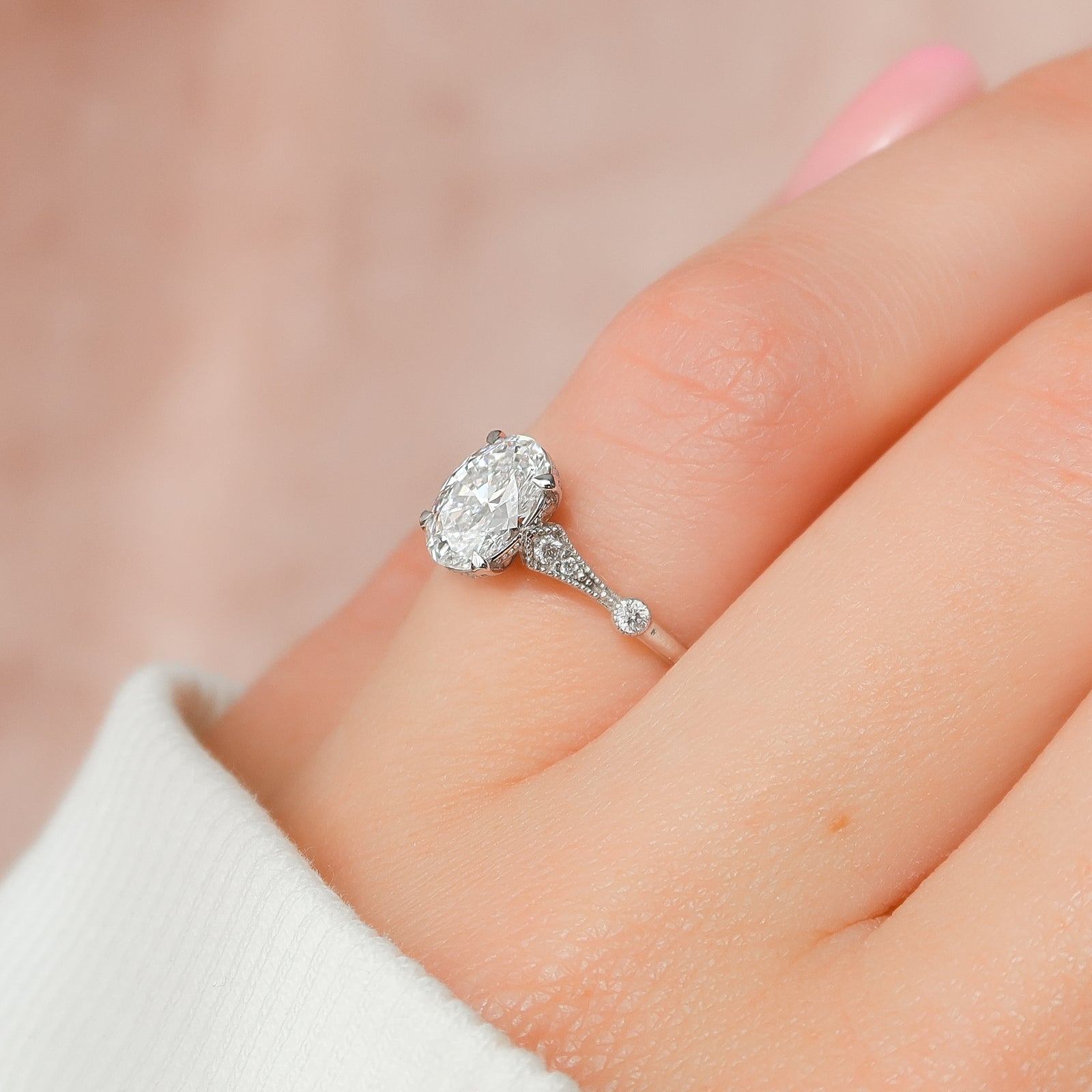 Oval Cut Diamond Engagement Ring with Pavé Side Stones – Elegant White Gold Ring