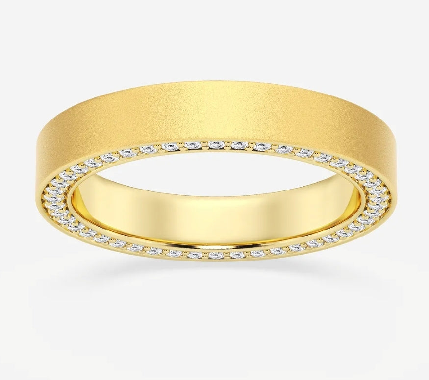 Elegant Gold Diamond Eternity Ring – Round Cut Diamond Band for Women