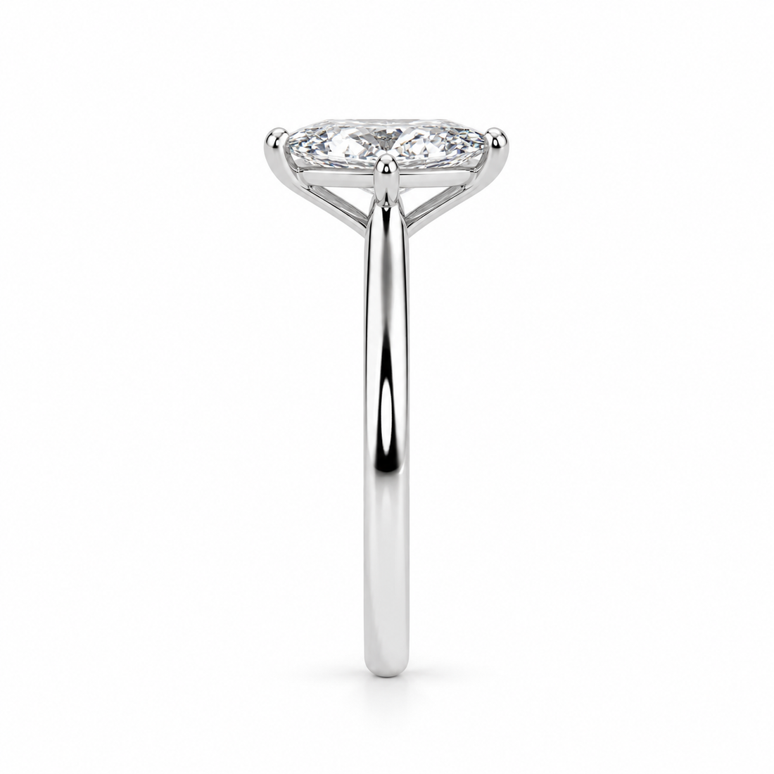 Dutch Marquise solitaire ring – white-edge view